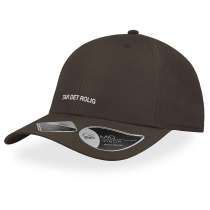 6-panel keps gjord av återvunnen polyester med namnet broderat i front.<!-- och/eller på sidan. Välj mellan en stor brodyr eller en mindre nere till vänster i fronten.--> Eller varför inte ett smeknamn.<!-- fram och namnet diskret på sidan?

<section class="brodering-valg-wrapper"><p>Välj brodyr här:</p><div class="inner-wrapper">
<div class="active"><a href="/recy-feel-keps"><img src="https://www.nameon.se/media/wysiwyg/caps/caps-tegning-liten-se.png"><p>Liten ton-i-ton brodyr</p></a></div>
<div class="not-active"><a href="/recy-feel-keps-12953"><img src="https://www.nameon.se/media/wysiwyg/caps/caps-tegning-stor-se.png"><p>Stor ton-i-ton brodyr</p></a></div>
<div class="not-active"><a href="/recy-feel-keps-med-vit-brodyr"><img src="https://www.nameon.se/media/wysiwyg/caps/caps-tegning-liten-se.png"><p>Liten vit brodyr</p></a></div>
<div class="not-active"><a href="/recy-feel-keps-med-stor-vit-brodyr"><img src="https://www.nameon.se/media/wysiwyg/caps/caps-tegning-stor-se.png"><p>Stor vit brodyr</p></a></div>
</div>
</section>
<p>Vi broderar kepsarna i ton-i-ton (dvs. samma färg på tråden som på kepsen) eller med vit tråd. Välj initialer eller namn, på fronten eller på sidan. Se förhandsvisningen under brodyrfältet.</p>-->