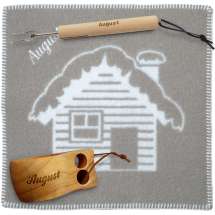 Sittunderlag från Tinde i 100% tovad ull, tillsammans med kåsa och grillpinne. Alla tre med samma namn.