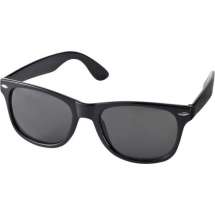 Dessa retrodesignade solglasögon är perfekta för sommarens festivaler, evenemang eller andra soliga utomhusaktiviteter.